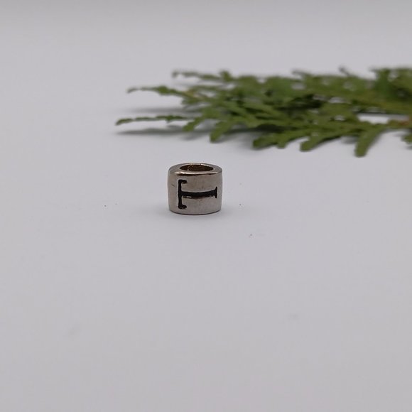 ✨️ Silver "T" monogram charm for Pandora-Style Bracelet 🍀3 for $15 - - Picture 1 of 3